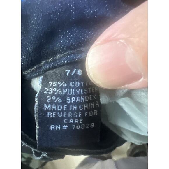 EUC Junior's Rue21 Stretch Dark Low Rise Raw Hem Denim Jean Shorts Size 7/8 - Picture 5 of 6